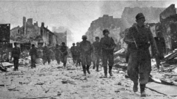 Warszawa, 08.1944 r. Powstanie warszawskie. Żołnierze niemieccy. PAP/CAF