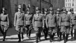 Getto lubelskie 1942 r. - wizyta H. Franka. Źródło: NAC