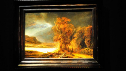 Obraz "Krajobraz z miłosiernym Samarytaninem" Rembrandta. Fot. PAP/M. Bielecki