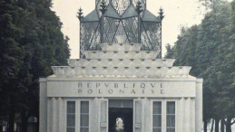 Polski pawilon na Międzynarodowej Wystawie Sztuki Dekoracyjnej i Wzornictwa w Paryżu, w 1925 r. Źródło: www.commons.wikimedia.org