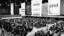 Pierwsza tura (5-10.09.1981 r.) I Krajowego Zjazdu Delegatów NSZZ „Solidarność” w Hali Olivia. Fot. PAP/W. Kryński