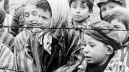 Dzieci ocalone z Auschwitz. Fot. USHMM/Belarusian State Archive of Documentary Film and Photography