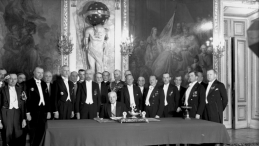 Ceremonia podpisania przez prezydenta RP Ignacego Mościckiego Konstytucji 1935 roku w Sali Rycerskiej na Zamku Królewskim w Warszawie. 23.04.1935. Fot. NAC