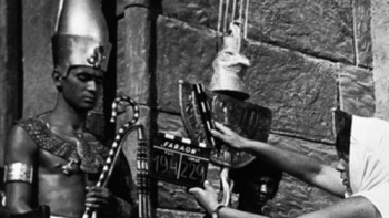 Jerzy Zelnik jako Ramzes XIII na planie filmu „Faraon”. Fot. PAP/CAF 
