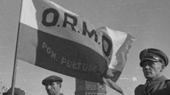 Zbiórka Ochotniczej Rezerwy Milicji Obywatelskiej (ORMO). Ciechanów, 1947 r. Fot. PAP/CAF