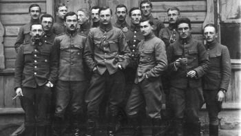 Oficerowie 6 batalionu Legionów Polskich podczas pobytu w Baranowiczach. 08.11.1916. Fot. NAC