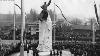 Odsłonięcie Pomnika Lotnika w Warszawie. 11.11.1932. Źródło: NAC