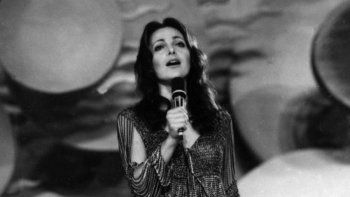 Irena Jarocka podczas występu na Festiwalu Piosenki Żołnierskiej. 1973 r. Fot. PAP/CAF/S. Kraszewski 
