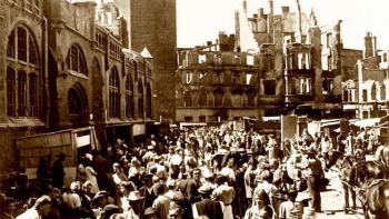 Gdański bazar w ruinach. 1945 r. Fot. PAP/Archiwum 