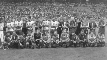 Reprezentacja Polski po wygranym meczu o trzecie miejsce z Francją na mundialu Espana '82. Fot. PAP/CAF/A. Hawałej 