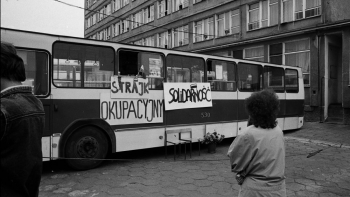 Strajk w zajezdni Wojewódzkiego Przedsiębiorstwa Komunikacji Miejskiej w Szczecinie. 08.1988. Fot. PAP/CAF/J. Undro 
