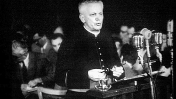 Biskup Czesław Kaczmarek podczas procesu. Źródło: IPN