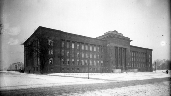 Akademia Górnicza w Krakowie. 1932 r. Fot. NAC