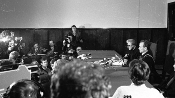 Rejestracja NSZZ „Solidarność”, od lewej: Bogdan Lis, Lech Wałęsa i Tadeusz Mazowiecki. Warszawa, 24.10.1980. Fot. PAP/CAF/C. Langda.