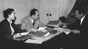 Jedna ze specjalnych komisji prokuratorskich podejmujących decyzje w sprawie przedterminowych zwolnień. 05.1956. Fot. PAP/CAF/Z. Wdowiński