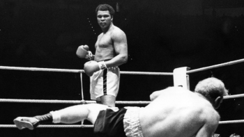 Muhammad Ali. 1976 r. Fot. PAP/EPA