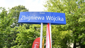 Uroczystość nadania stołecznemu skwerowi imienia prof. Zbigniewa Wójcika. Warszawa, 16.06.2023. Fot. PAP/A. Lange