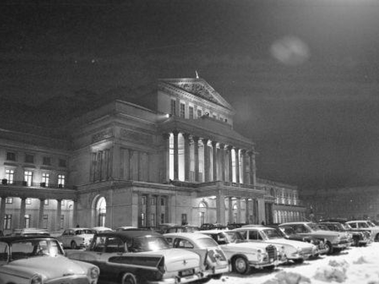 Otwarcie  odbudowanego ze zniszczeń wojennych Teatru Wielkiego. 19.11.1965 r. Fot. PAP/CAF/M. Szyperko