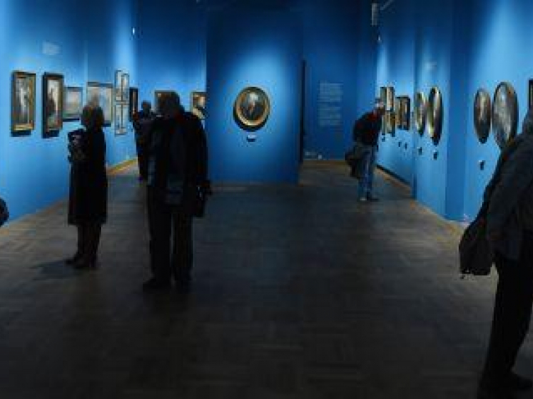 Wystawa „Mistrzowie pastelu. Od Marteau do Witkacego” w Muzeum Narodowym w Warszawie. Fot. PAP/R. Pietruszka