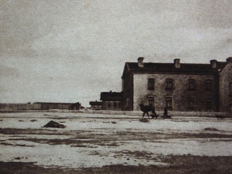 Zabudowania obozu oficerskiego. Daurija, Zabajkale, Rosja. Źródło: Muzeum Piłsudskiego w Sulejówku