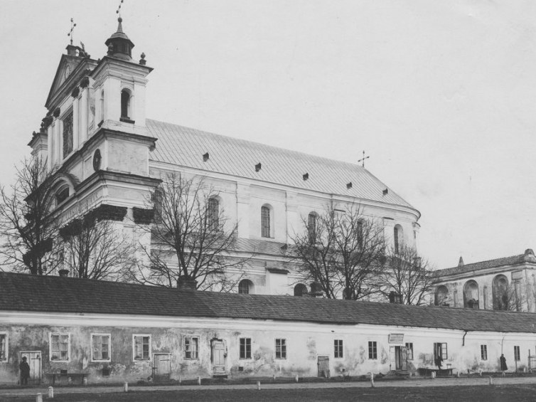 Kolegiata Świętej Trójcy w Ołyce. Lata 1918-1939. Źródło: NAC