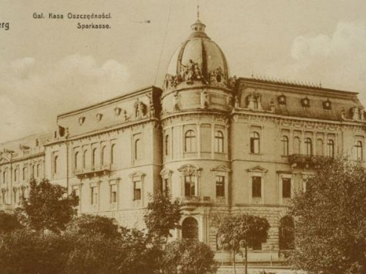 Lwów- gmach Galicyjskiej Kasy Oszczędności. 1925 r. Źródło: BN Polona