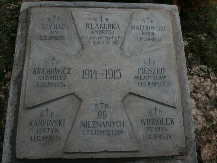Pomnik Legionistów w Rafajłowej przed pracami konserwatorskimi. Fot. Jan Skłodowski