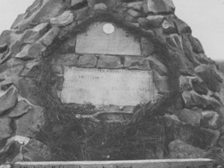 Rafajłowa. Krzyż upamiętniający boje Legionów na Pantyrskiej Przełęcz. Lata 1918-1934. Źródło: NAC