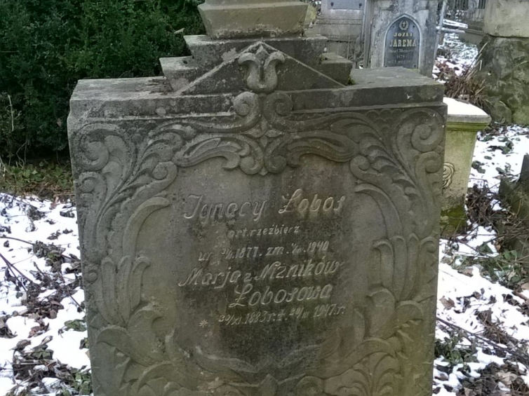 Cmentarz w Drohobyczu. Grób Ignacego i Marii Łobos. Fot. Dorota Janiszewska-Jakubiak
