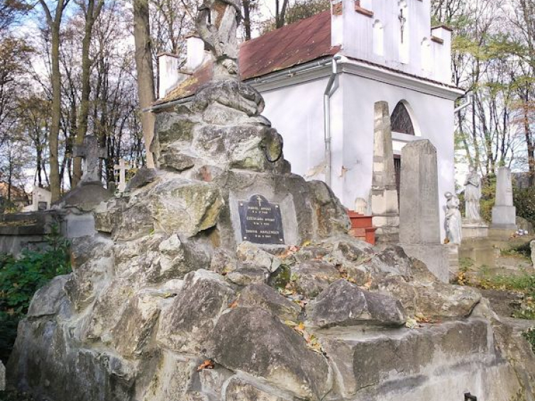 Cmentarz w Drohobyczu. Grób rodziny Arvay. 2013 r. Fot. Fundacja Niepodległości