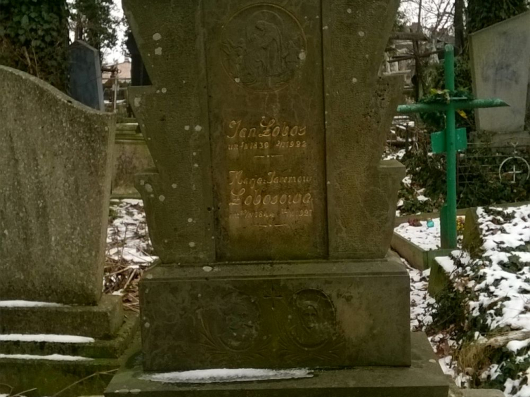 Cmentarz w Drohobyczu. Grób Jana i Marii Łobos. Fot. Dorota Janiszewska-Jakubiak