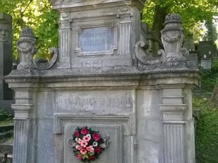 Cmentarz Łyczakowski, nagrobek OO karmelitów. Fot. Dorota Janiszewska-Jakubiak