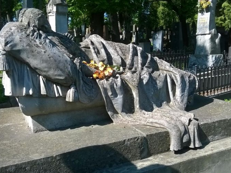 Cmentarz Łyczakowski, nagrobek rodziny Markowskich. Fot. Dorota Janiszewska-Jakubiak