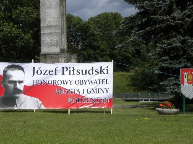 Baner przy wjeździe do Bodzentyna, fot. Józef Bąkowski
