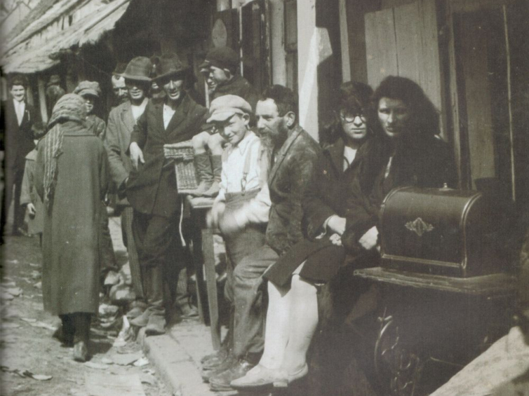 Ul. Fiakierska, kwiecień 1930 r. Źródło: Małgorzata Wołoszyn „Dawny Przeworsk na pocztówce i fotografii do 1944 roku"