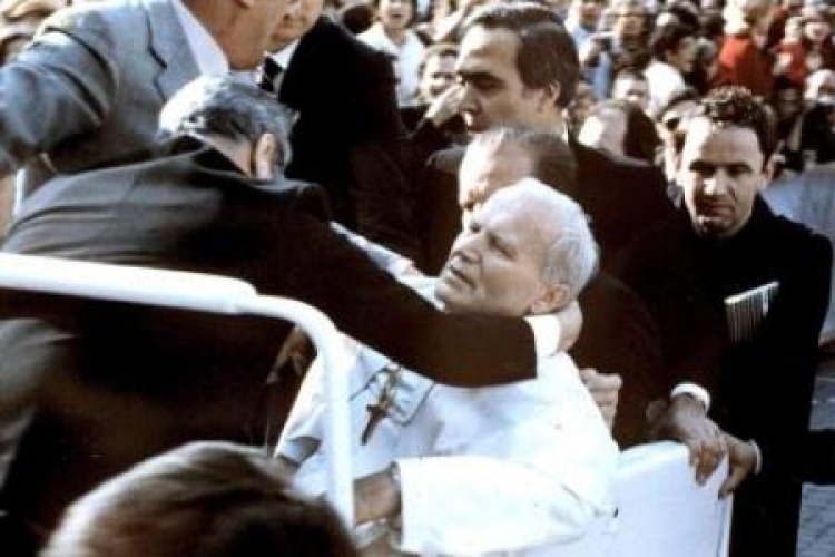 Watykan 13.05.1981. Zamach na papieża Jana Pawła II. Fot. PAP