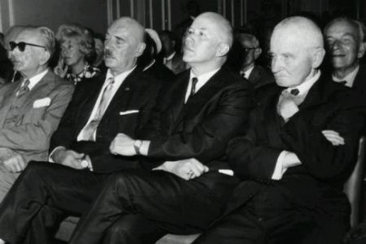 Studio radiowe w Londynie. Od lewej: E. Raczyński, gen. W. Anders, J. Nowak Jeziorański, gen. M. Kukiel. Fot. NAC