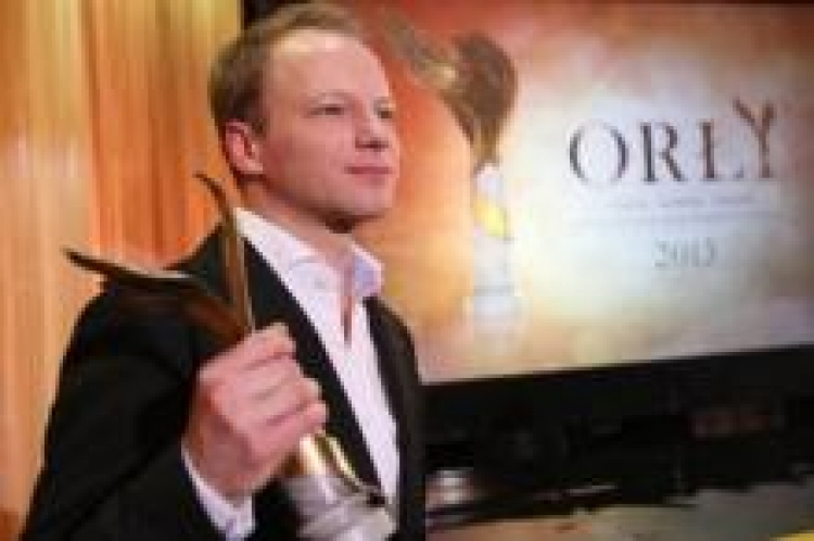 Maciej Stuhr odebał nagrodę Orła 2013 w kategorii "Główna rola męska" za rolę w filmie "Pokłosie". Fot. PAP/L. Szymański