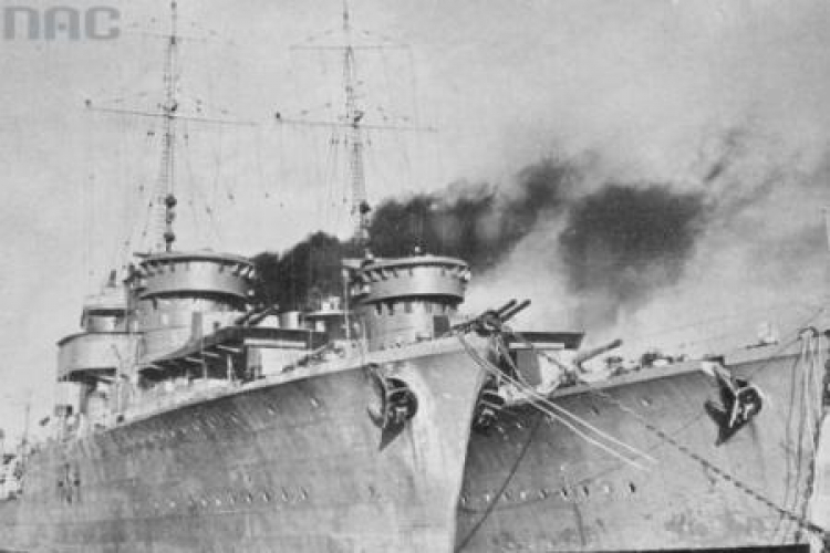  Niszczyciele ORP "Błyskawica" i ORP "Grom" w porcie. 1939-1940. Fot. NAC