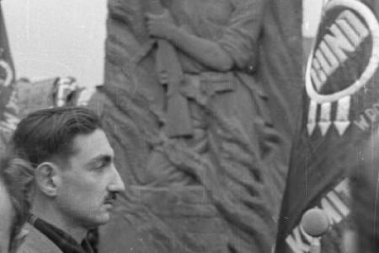 Marek Edelman podczas obchodów 50 lecia Bundu. 1947 r. Fot. PAP