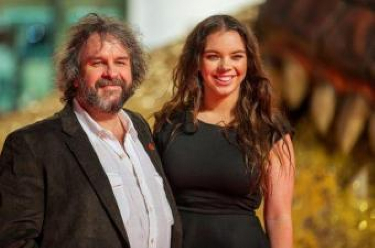Peter Jackson i jego córka Katie na europejskiej premierze "Hobbit: Pustkowie Smauga" w Berlinie. Fot. PAP/EPA