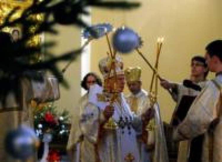Pierwszy dzień świąt Bożego Narodzenia w greckokatolickim soborze archikatedralnym w Przemyślu. Fot. PAP/D. Delmanowicz