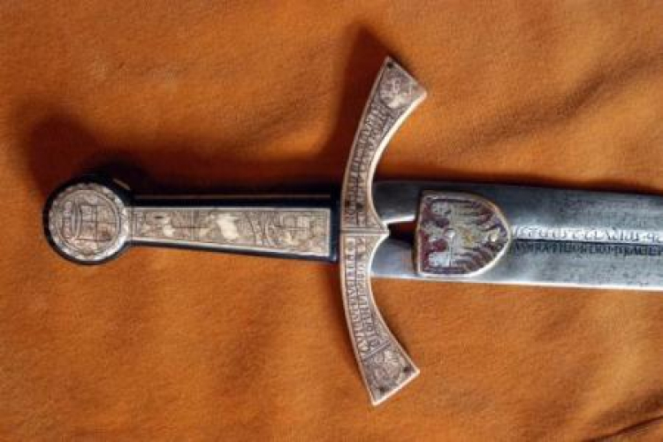  Kopia Szczerbca, koronacyjnego miecza królów polskich, wykonana w 1794 r. Fot. PAP/J. Bednarczyk