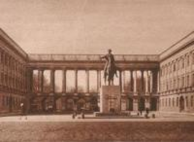  Nieistniejący Pałac Saski w Warszawie, zburzony przez Niemców w 1944 r. Fot. wikipedia