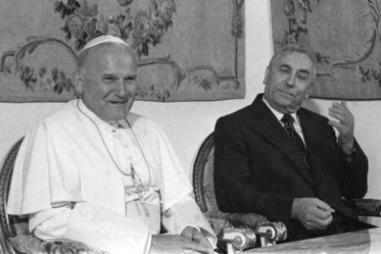 Papież Jan Paweł II i Edward Gierek. Fot. PAP/CAF/C. Langda