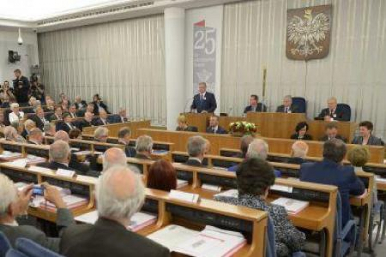 Uroczyste posiedzenia z okazji 25-lecia odrodzonego Senatu. Fot. PAP/R. Pietruszka 