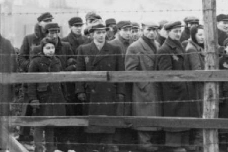 Ludność żydowska w łódzkim getcie. 1941 r. Fot. Wikimedia Commons ze zbiorów Bundesarchiv.
