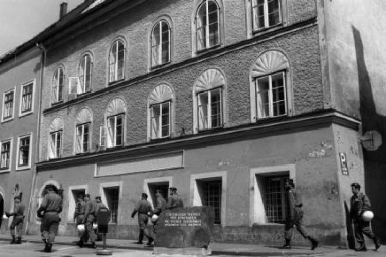 Braunau am Inn - dom, w którym urodził się przywódca III Rzeszy Adolf Hitler. Fot. PAP/EPA