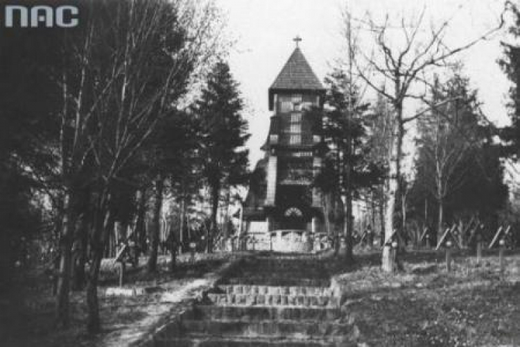Łużna. Cmentarz wojenny na Pustkach. 1918-1939. Fot. NAC