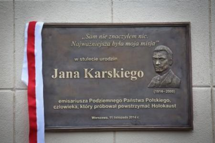  Odsłonięcie tablicy na budynku MON w Warszawie, upamiętniającej Jana Karskiego. Fot. PAP/R. Guz